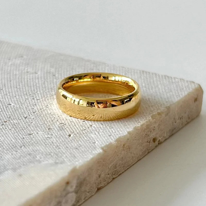 Minimalist Simple Smooth Stainless Steel Ring for Women and Men Classic 18K Gold Plated Couple Rings Wedding Engagement Jewelry