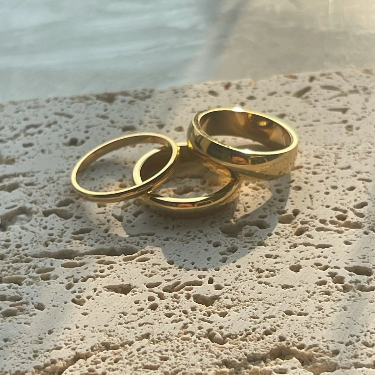 Minimalist Simple Smooth Stainless Steel Ring for Women and Men Classic 18K Gold Plated Couple Rings Wedding Engagement Jewelry