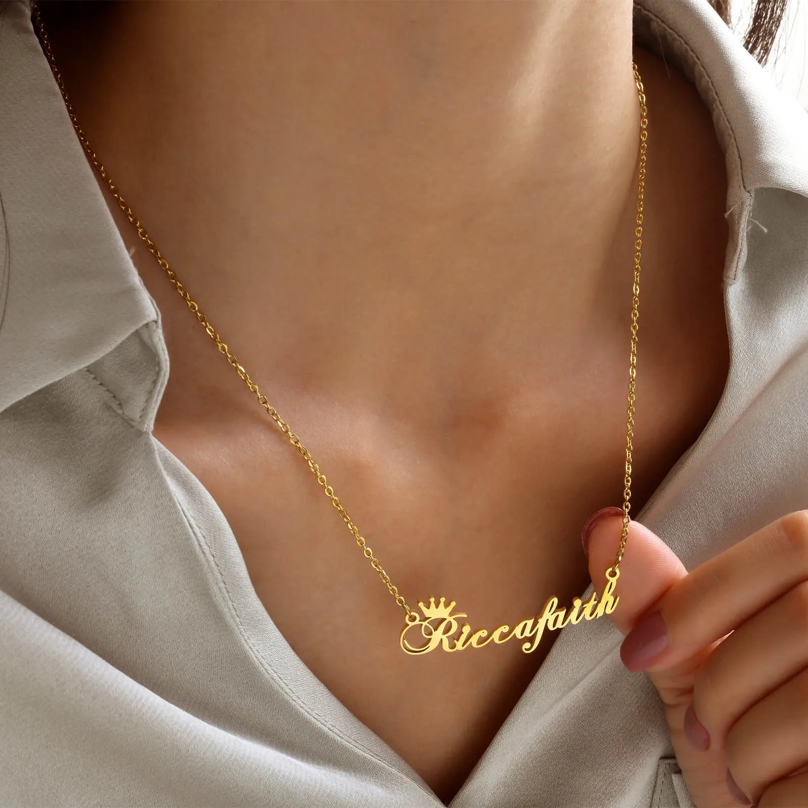 Vnox Custom Names Necklaces for Women Girls, Gold Color Stainless Steel Personalized Heart Love Pendant Collar,Gifts for Her